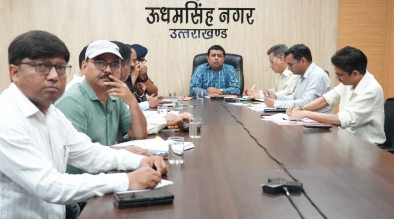 घरेलू गैस की कालाबजारी, भण्डारण, रिफिलिंग करने वालों के खिलाफ कड़ी कार्यवाही करें- जिलाधिकारी भदौरिया