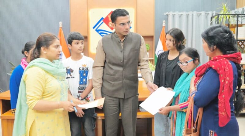 व्यथित असहाय; दिव्यांग, महिला बुजुर्गों को नौनिहालों के हित रक्षण हेतु जिला प्रशासन की त्वरित सहायता