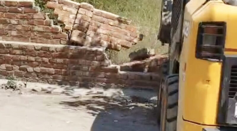 अवैध कब्जो; अतिक्रमण पर जिला प्रशासन का सख्त एक्शन जारी