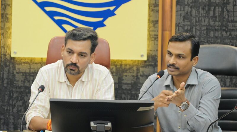 विशेष गहन पुनरीक्षण अभियान की समीक्षा को लेकर अपर मुख्य निर्वाचन अधिकारी एवं जिलाधिकारी ने राजनीतिक दलों के प्रतिनिधियों के साथ की बैठक
