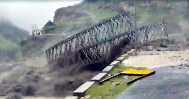 तमक नाले में ह्यूम पाइप डालकर अस्थाई मोटर मार्ग तैयार, वाहनों की आवाजाही हुई सुचारु