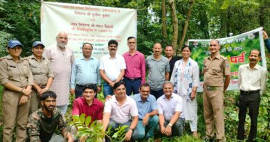 सेवानिवृत्ति के अवसर पर ‘एक पेड़ मां के नाम’ अभियान के तहत वृक्षारोपण