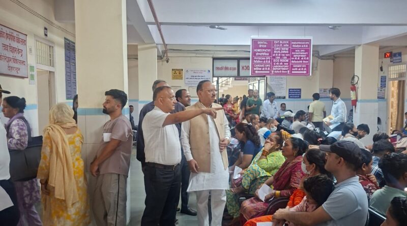 उत्तराखण्ड सरकार के द्वारा जिला चिकित्सालय कोरोनेशन देहरादून का किया निरीक्षण