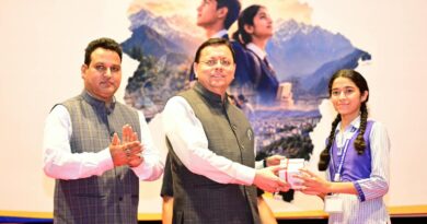 सीएम धामी ने विद्यार्थियों से किया सीधा संवाद, कहा—युवा ही देश और प्रदेश के भविष्य के निर्माता