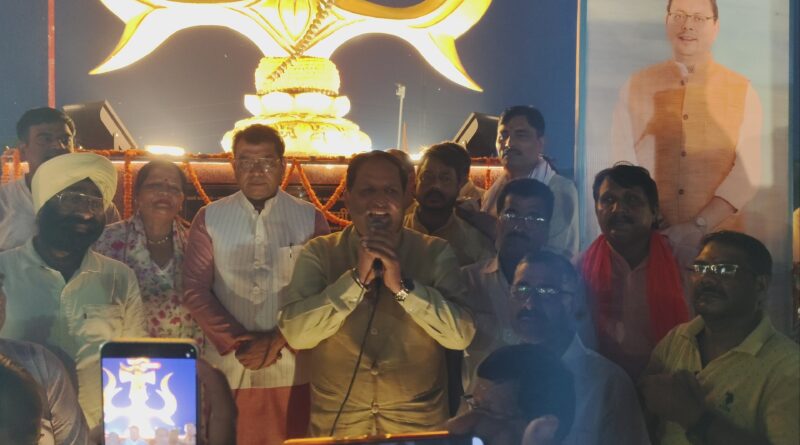 प्रधानमंत्री मोदी के जन्मदिन पर 5,001 दीपों से जगमगाया त्रिशूल चौक