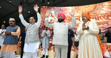 सीएम धामी शामिल हुए कैबिनेट मंत्री श्री सतपाल महाराज के जन्मदिवस समारोह में