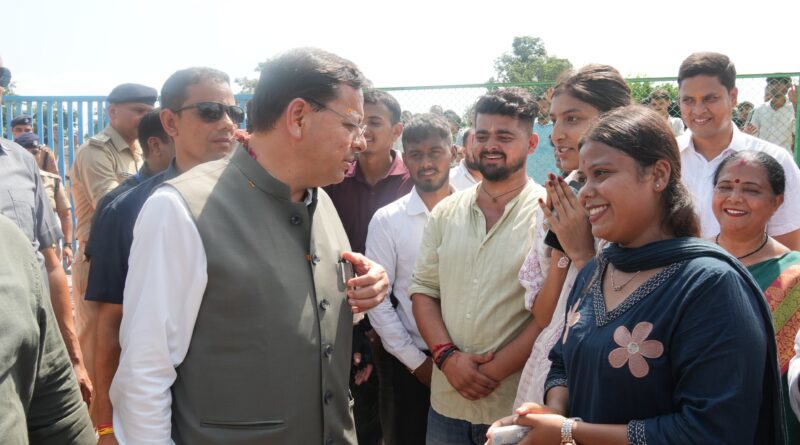 मुख्यमंत्री ने सुनीं जनसमस्याएं, अधिकारियों को दिए त्वरित समाधान के निर्देश।