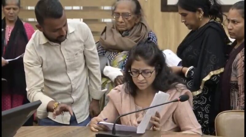 सरकारी भूमि पर कब्जे और प्लॉटिंग की शिकायत पर जांच के निर्देश, जन समाधान दिवस में 137 से अधिक फरियाद