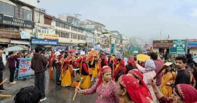 मसूरी में शरदोत्सव का रंगारंग आगाज, लोक संस्कृति के रंग में रंगा गांधी चौक