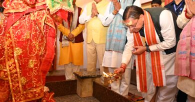 प्रधानमंत्री नरेंद्र मोदी के सार्वजनिक जीवन और राष्ट सेवा के के 25 वर्ष पूर्ण होने पर सीएम धामी ने उत्तरकाशी के काशी विश्वनाथ मंदिर में की विशेष पूजा